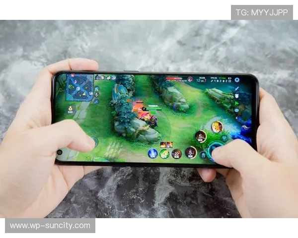 OPPO手机游戏模式开启时屏幕边缘发光效果提升视觉体验